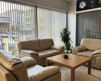 Riada Hotel - Adapazarı - Sala de estar