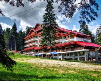 Yanakiev Club Hotel - Samokov - Building