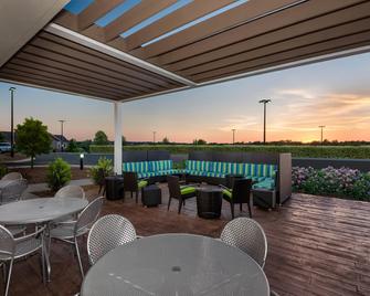 Home2 Suites by Hilton Charlotte University Research Park - Charlotte - Patio