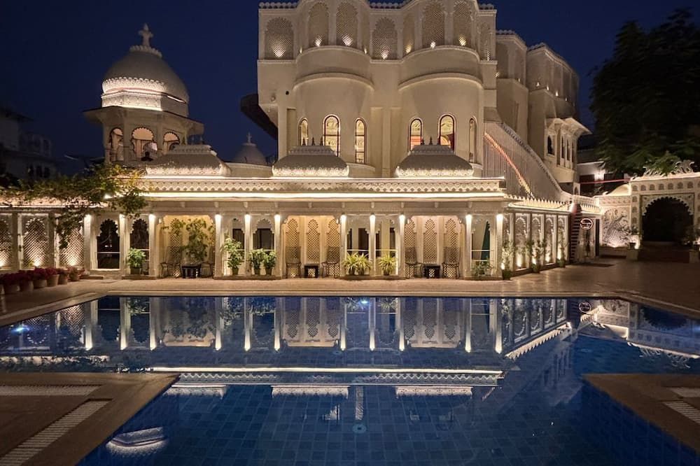 سواروب فيلاس - ليك فيسينج بوتيك هوتل