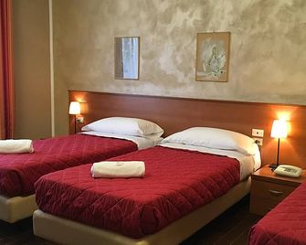 Hotel Forum - Rozzano - Slaapkamer