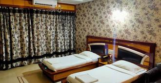 Hotel Welcome Palace - Agartala - Bedroom
