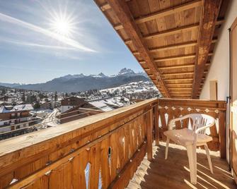 Cortina Lodge - Cortina d'Ampezzo - Parveke