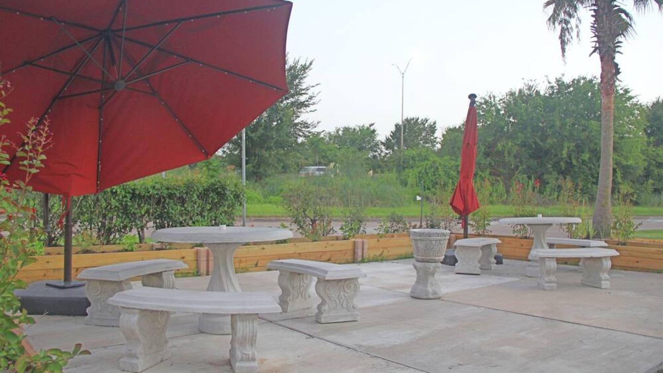 Merit Inn and Suites