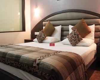 Oyo 1185 Hotel Msk Residency - New Delhi - Bedroom