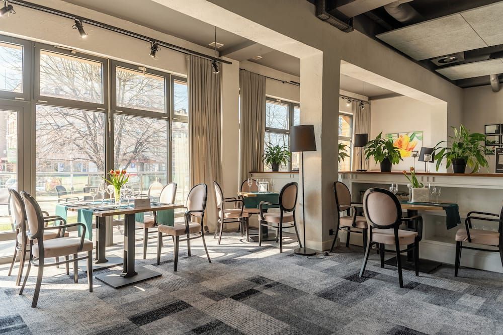 Hotel Nafta Krosno - קרוסנו - מסעדה