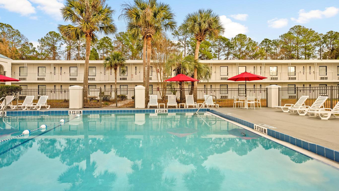 Developer Inn & Suites Airport JAX, a Baymont by Wyndham