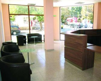 Hotel Coop Central - Obzor - Salónek