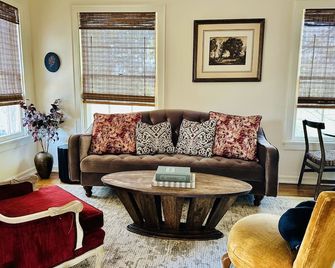 Rosedale Bungalow - Austin - Living room