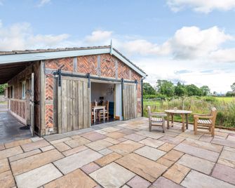 The Lodge - Chester - Patio