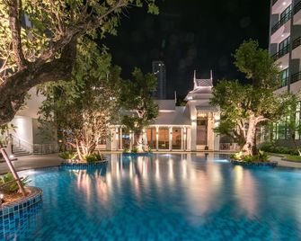 Bay Beach Resort Jomtien - Pattaya - Piscina