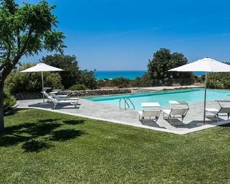 Isla Verde - Carrubi - Scicli - Pool
