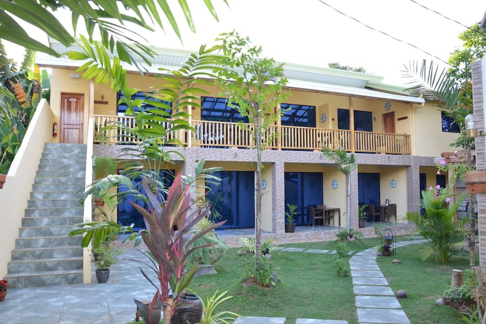 Captains Lodge and Bar - פנגלאו - בניין