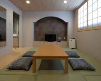 Y's Cabin&hotel Naha Kokusai Street - Naha - Dining room