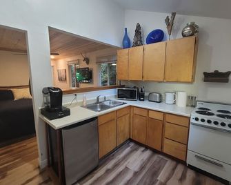 Vail - 2 Guests - Private Studio w/ Queen Bed - Pet Friendly! - Vail - Cocina