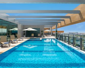 Swissotel Living Jeddah - Jedda - Piscina