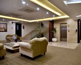 Clarks Inn Suite Gwalior - Gwalior - Lobby