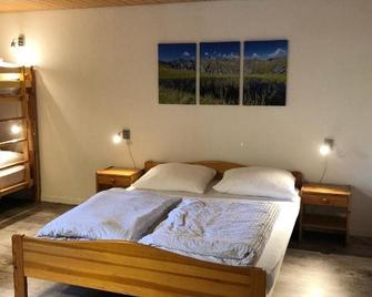 Hotel Restaurant Simplon - Frutigen - Schlafzimmer