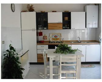 Beach house Roseto apartment on the sea - Roseto degli Abruzzi - Küche