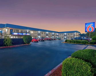 Motel 6 Russellville Ar - Russellville - Rakennus