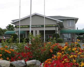 سيفين أوكس موتل - كينغستن - مبنى