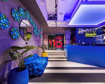 Amistat City Hostel Barcelona - Barcelona - Recepció