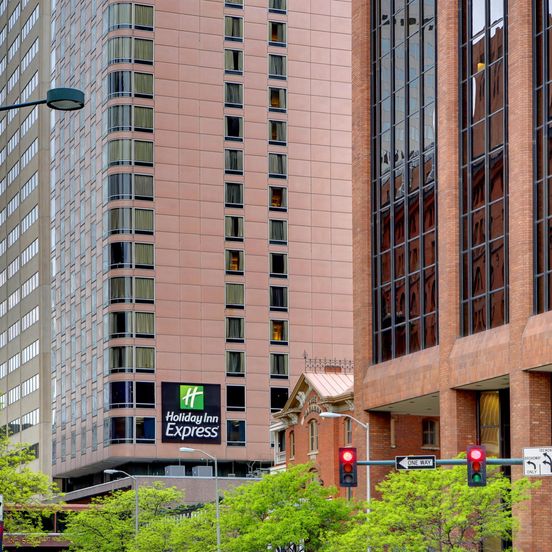 Building view of Holiday Inn Express Denver Downtown