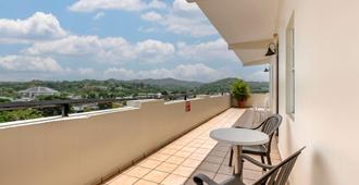 Mayaguez Plaza Hotel, SureStay Collection by Best Western - Mayagüez - Balcony