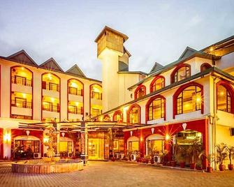 Hotel The Grand Raj - Kāngra - Edificio