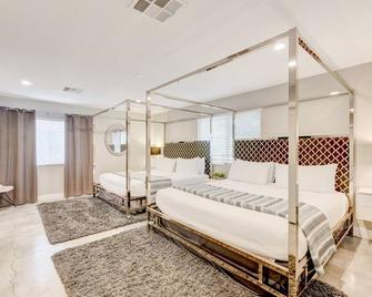 One of a Kind with Private Pool, Spa, Volleyball, Game Room, Life size Chess - Las Vegas - Habitación