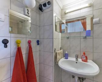 Lem Suburban Apartment - Budapest - Baño