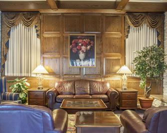 Comfort Inn Lundy's Lane - Niagara Şelalesi - Oturma odası