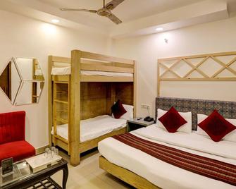Staybook Hotel Jai Balaji New Delhi Railway Station - New Delhi - Bedroom