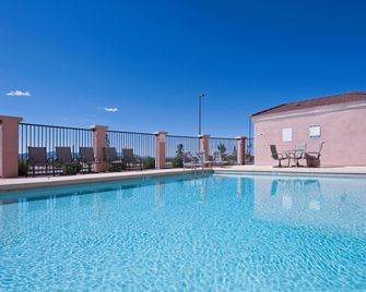 Holiday Inn Express & Suites Willcox By IHG - Willcox - Pool
