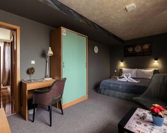 Hotel Moment - Velika Plana - Bedroom