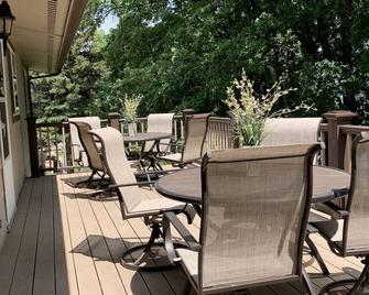 The Lake House on Pelican Lake - Glenwood - Balcony
