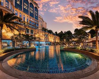 فندق صنواي ريزورت - بيتالينغ جايا - حوض السباحة