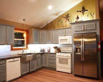 Elberta Bluffs Cottage - Elberta - Cocina