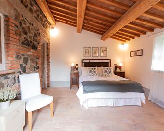 Farmhouse Countryside Village The Treasure - Torre Alfina - Habitación