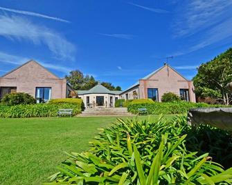 Greengate Bed And Breakfast - Robertson - Building