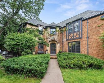 Minneapolis Riverfront - Minneapolis - Building