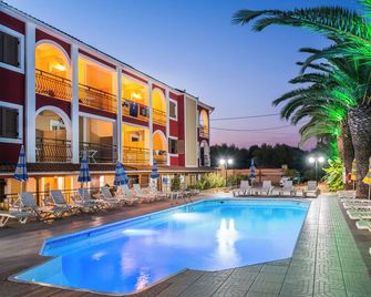 Rose Club Apartments - Laganas - Piscină