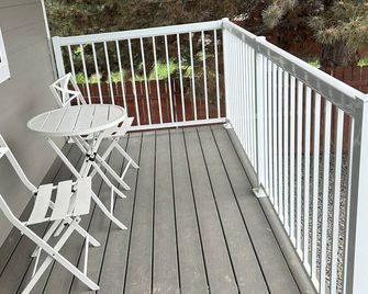 Brand New Luxury Townhouse Getaway in Lewiston, Idaho! - Lewiston - Balkon