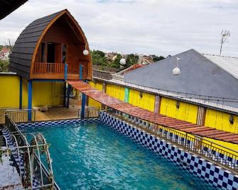 Townhouse Oak Ilir Timur I Near Ptc Mall - Palembang - Piscina