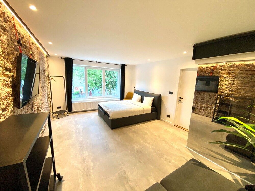 The Square - vacation rental with outdoor sauna - centre of Antwerp - انتورب - غرفة نوم