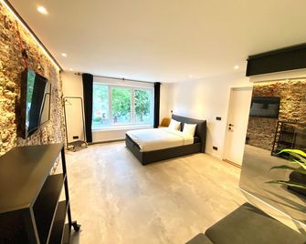 The Square - vacation rental with outdoor sauna - centre of Antwerp - Antwerpen - Soverom