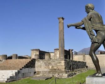 Hotel Apollo - פומפיי - בניין