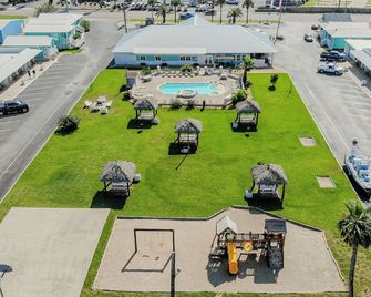 Shark Reef Resort Motel & Cottages - Port Aransas