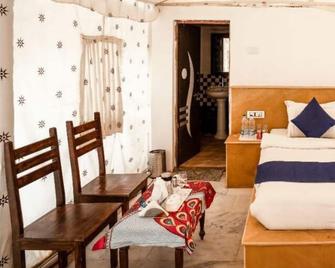Desert Ambience Resort - Sām - Habitación