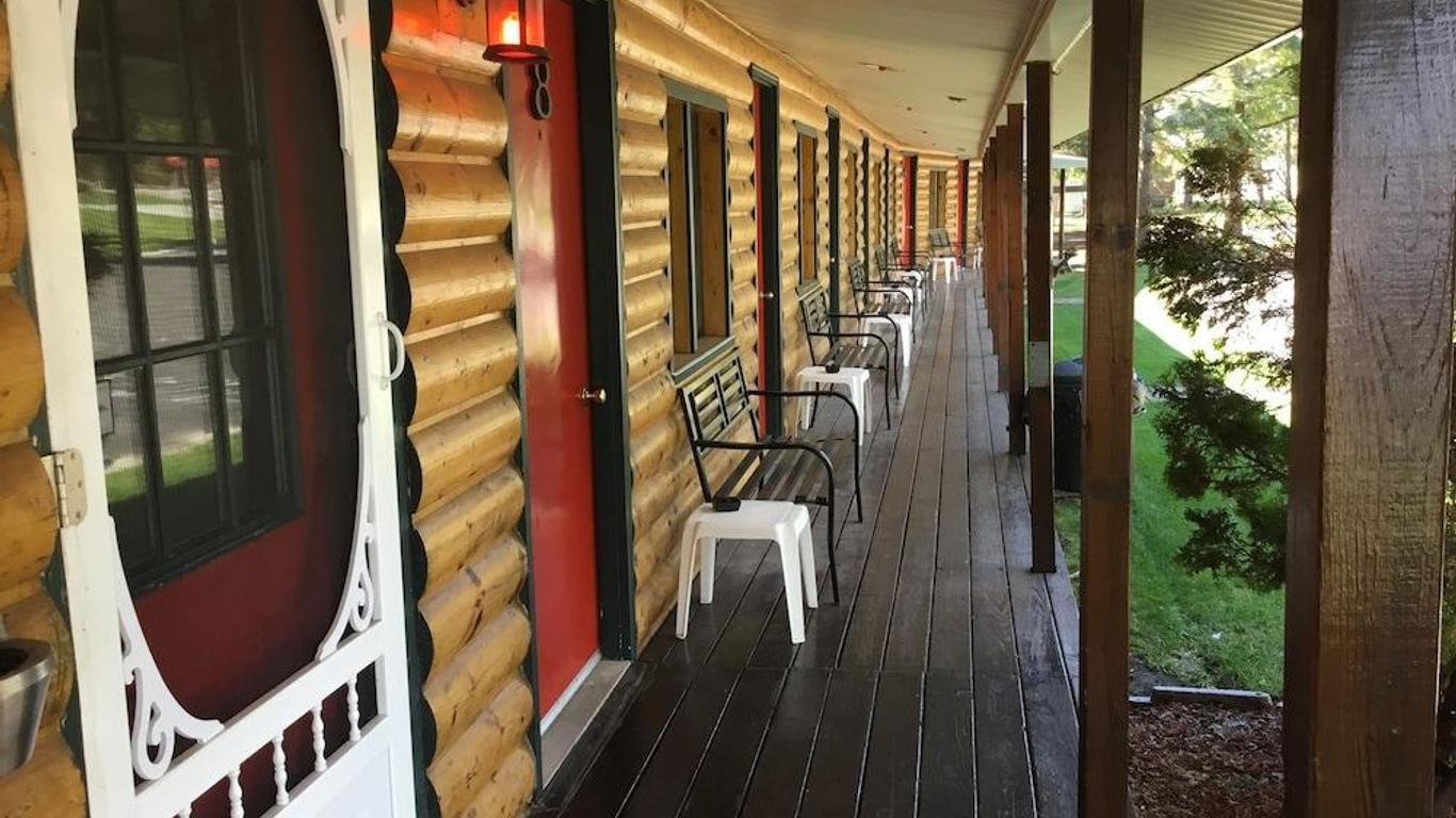 Pines Motel